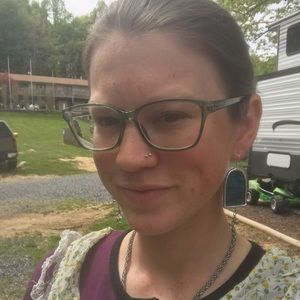 Meet your Posher, Eva